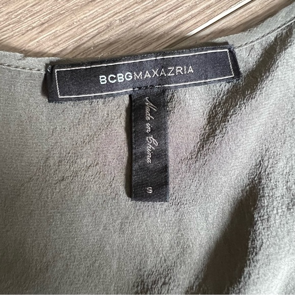 BCBGMAXAZRIA 'Mura' Sleeveless Silk Top w/ Fringe (Dusty Olive) Small $168 - Picture 4 of 6